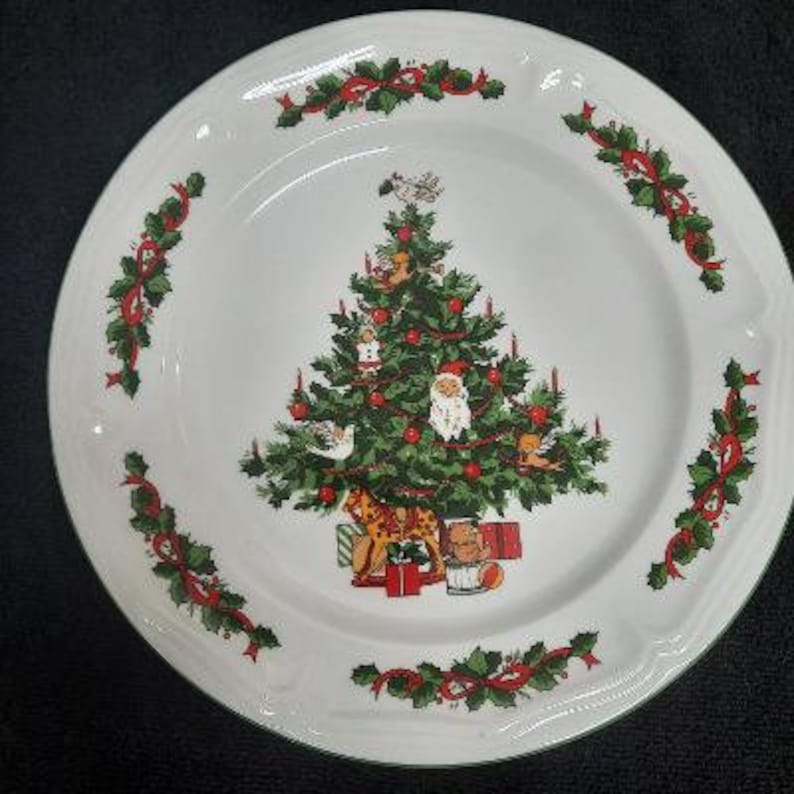 Tabletops Unlimited Christmas Time TAU17 Pattern Dinner Plate Embossed