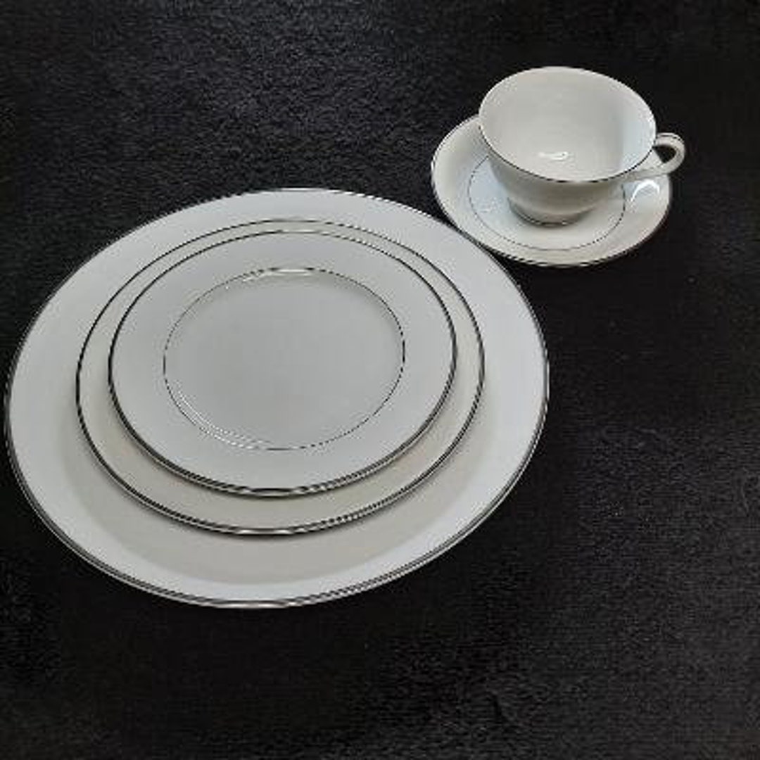 Harmony House Fine China Mary Pattern 5 Piece Place Setting