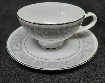 Imperial China Whitney Pattern Dinnerware Pieces W Dalton Made in Japan