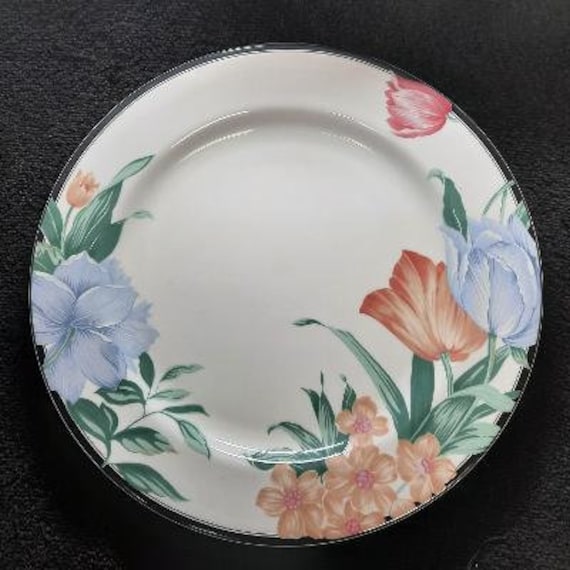 Mikasa Maxima Fine China Tapestry Garden Pattern Dinner Plate Made