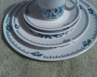 Noritake Progression Blue Moon Pattern Five Piece Place Setting