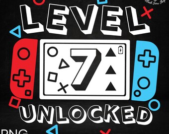 Könnte beinhalten: Ein schwarz-weißes Grafikdesign mit dem Text "LEVEL 7 UNLOCKED" in einer fetten, 3D-Schriftart. Die Grafik zeigt eine stilisierte Nintendo Switch-Konsole mit der weißen Zahl "7" auf dem Bildschirm. Die Konsole ist von roten und blauen Controller-Knöpfen umgeben.