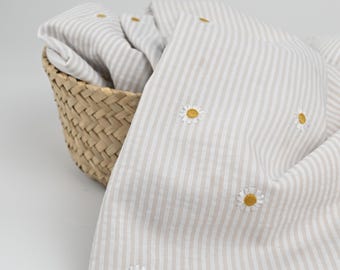 Seersucker gestreift mit Gänseblümchen – Seersucker Stoff – Nähstoff mit Streifen für Kinderkleidung – Baumwollstoff Meterware