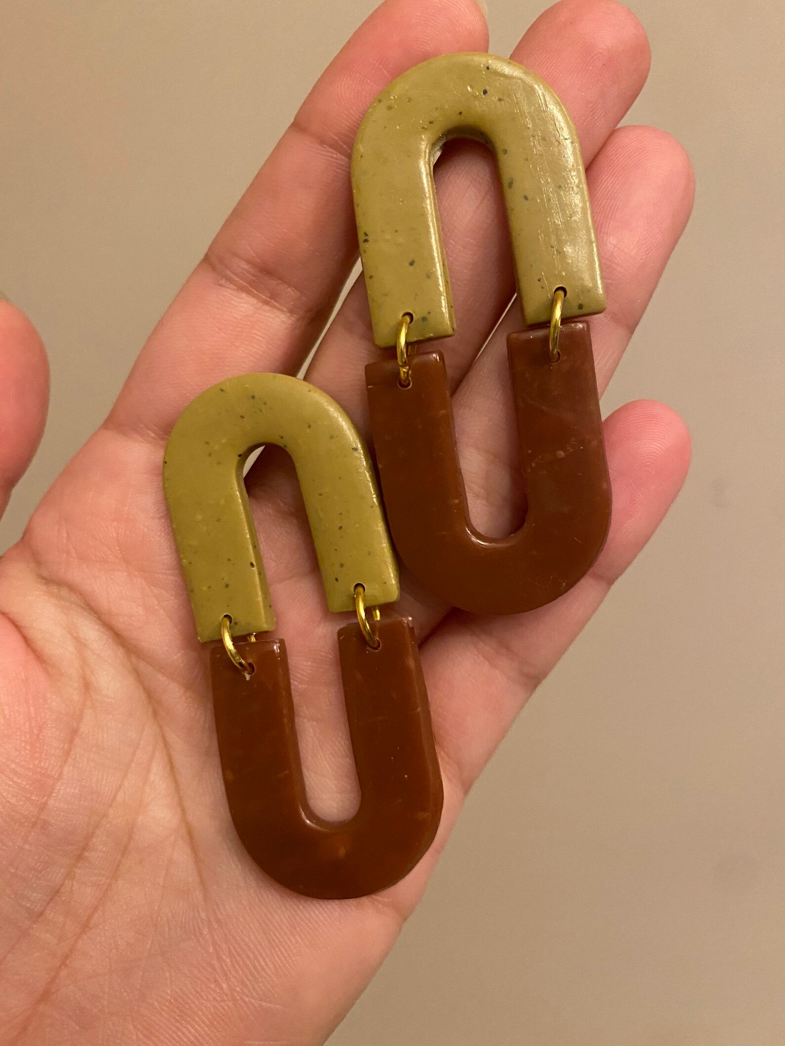 Shrek Grüne und braune Handgemachte Polymer Clay Ohrringe | Etsy