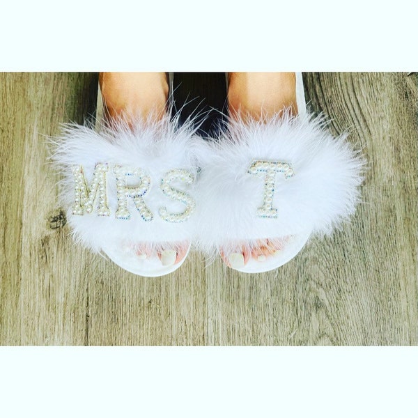 Feather Bride Slippers| I Do Slippeers|Customized Slippers|Peal Rhinestone Slippers|White Feather Slippers