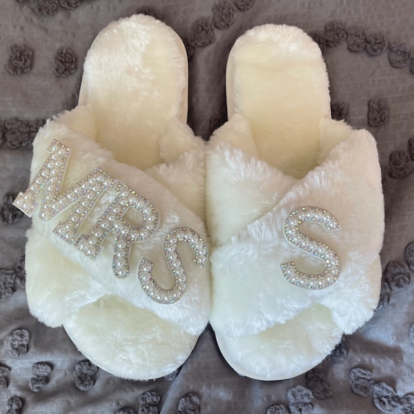 Bride Slippers| I Do Slippeers|Customized Slippers|Peal Rhinestone Slippers|Bride To Be Slippers|Mrs. Slippers