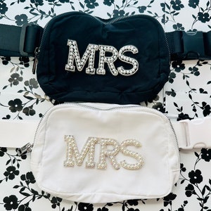 MRS Belt Bag|Personalized Belt Bag|Pearl Mrs Belt Bag|Bridal Shower Gifts|Bachelorette Party Belt Bag|Travel Belt Bag|Honeymoon Belt Bag