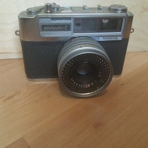 Wunderschöne Yashica Minimatic-C RangerFinder Filmkamera. Wäre eine gute Darstellung. Ungetestet