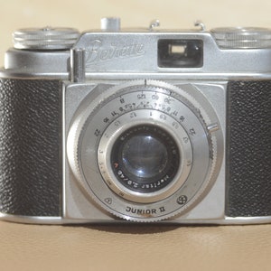 Bierette Junior 2 viewfinder camera. Super stylish 35mm film camera.
