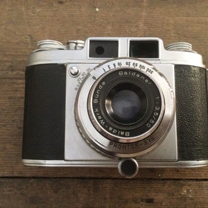 Stunning Balder Prontor SVS ViewFinder 35mm film camera. A great looking camera. add to your collection of vintage cameras.