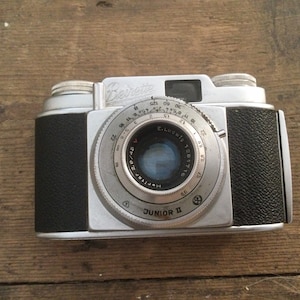 Câmera com visor Bierette Junior 2. Câmera de filme 35mm super estilosa.