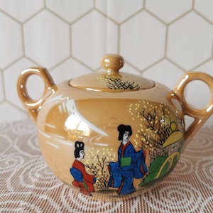 Sugar bowl with lid, oriental image