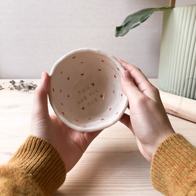 Taza con Corazones, Taza de Cerámica Artesanal, Taza de café, Taza San Valentín, Regalo día de la Madre - You are the one