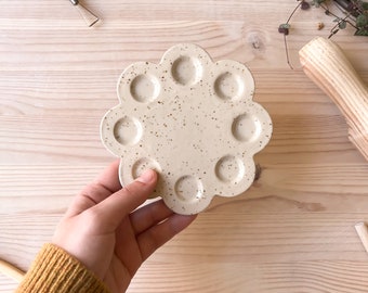 Flower-Shaped Ceramic Watercolor Palette - 3.4 Inch Glazed Paint Mixing Tray