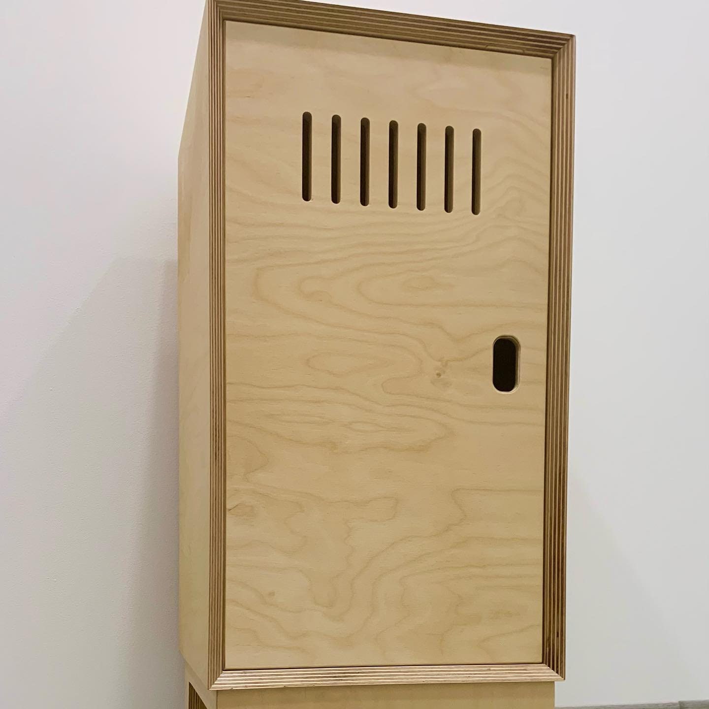 Aparador bajo KAMBUSA en multicapas de abedul fenólico de | Etsy