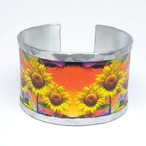 Inspired by field of sunflowers, bracelet made with aluminum. Personalized text - Upcycled Jewelry - Tin anniversary