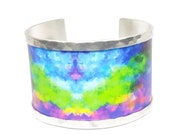 Inspired by multicolor brushstrokes, bracelet made with aluminum. Personalized text - Upcycled Jewelry - Tin anniversary