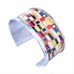 Bracelet made with aluminum with Gustav Klimt inspiration. Personalized text - Upcycled Jewelry - Tin 10 anniversary gift