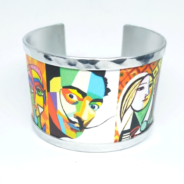 Dessins de style Dalí. Bracelet réalisé avec aluminum, avec texte personnalisé. Bijoux recyclés