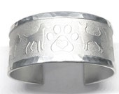 Aluminum Bracelet - with dogs, 30 mm wide. Personalized text inside