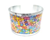 Inspired in multicolored flowers, bracelet made with aluminum. Personalized text - Upcycled Jewelry - Tin anniversary