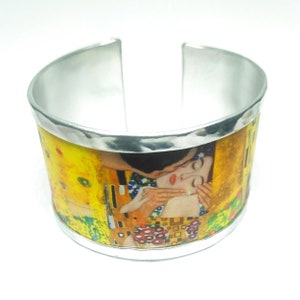 Inspired by Gustav Klimt&#39;s kiss 1, Aluminum Bracelet -. Personalized text.