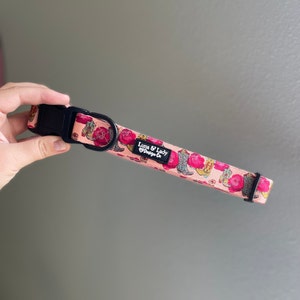 Adjustable Pet Collar &quot;Country Boots & Roses&quot;, Charra Peach Cowgirl Themed Print