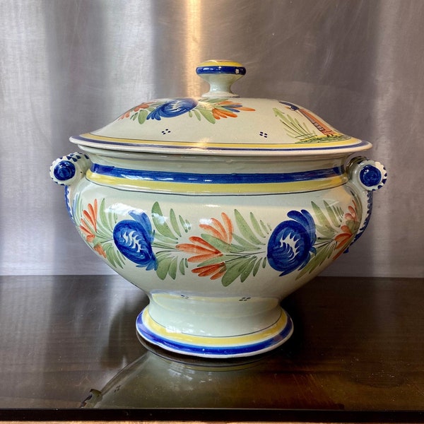 Very large antique HR QUIMPER soup signed under the base / green water background and floral decoration