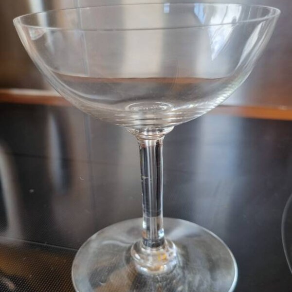 Ensemble de 5 coupes à champagne ou verres à cocktail transparent en cristal de Baccarat