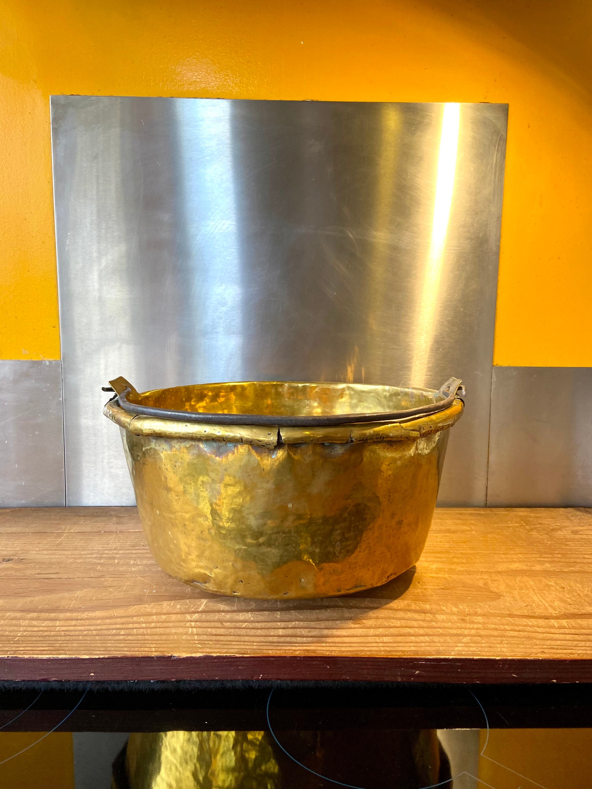 Chaudron/Marmite en Laiton/Ancienne/ Anses Fer Forgé/ Super Déco Intérieur et Extérieur Cache Pot, J