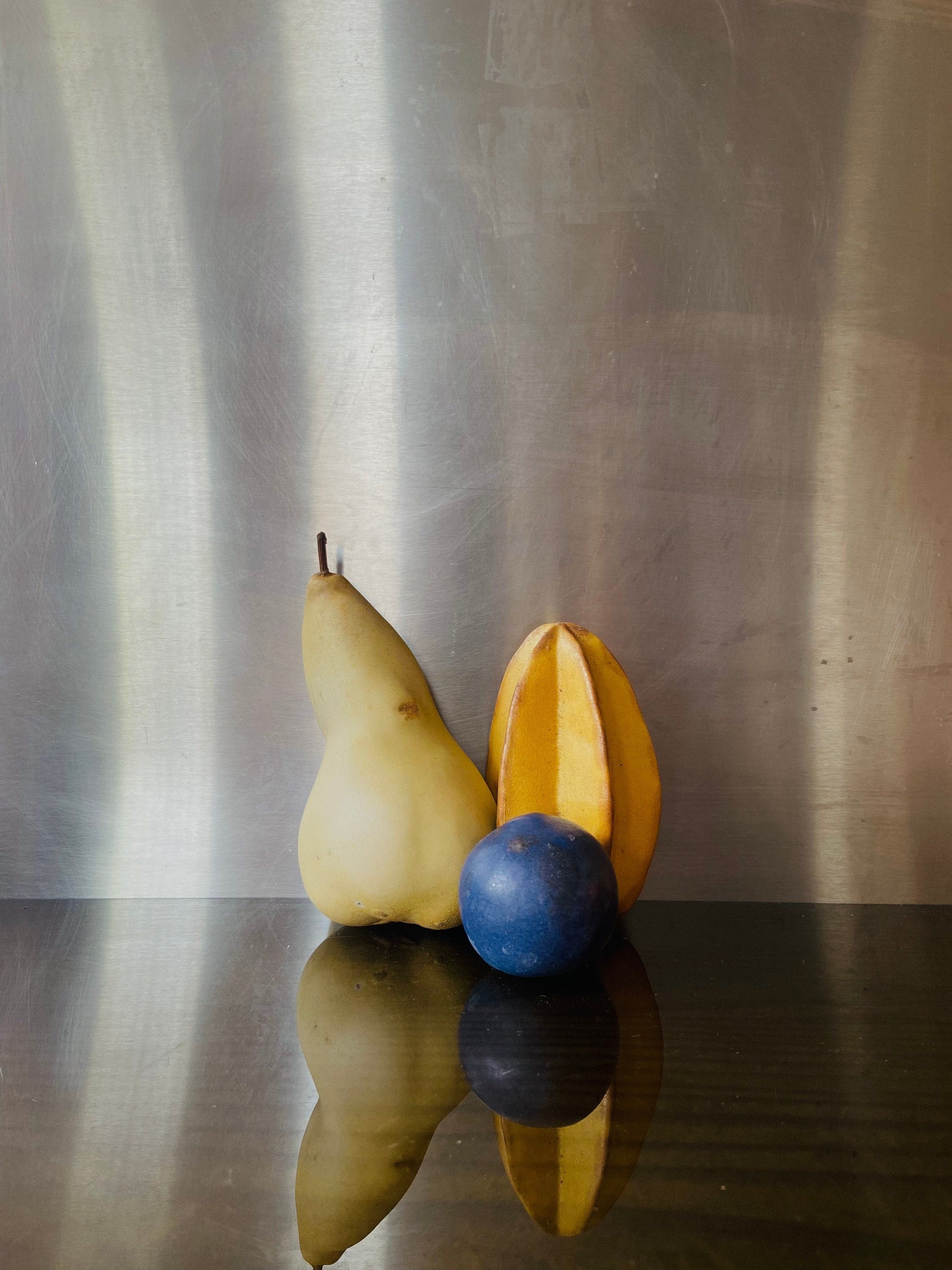 3 Sculptures de Fruits en Porcelaine Ancienne/Travail à La Main Très Minutieux Décoration Cuisine Po