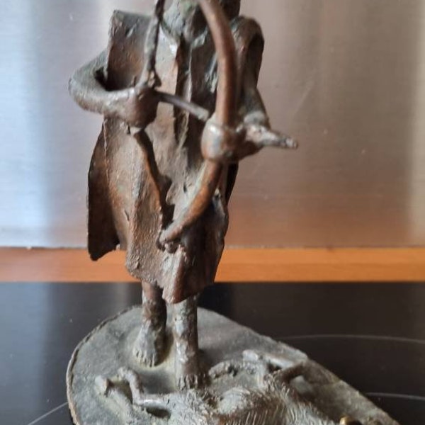 Sculpture bronze Paysan au chapeau chasseur mali afrique
