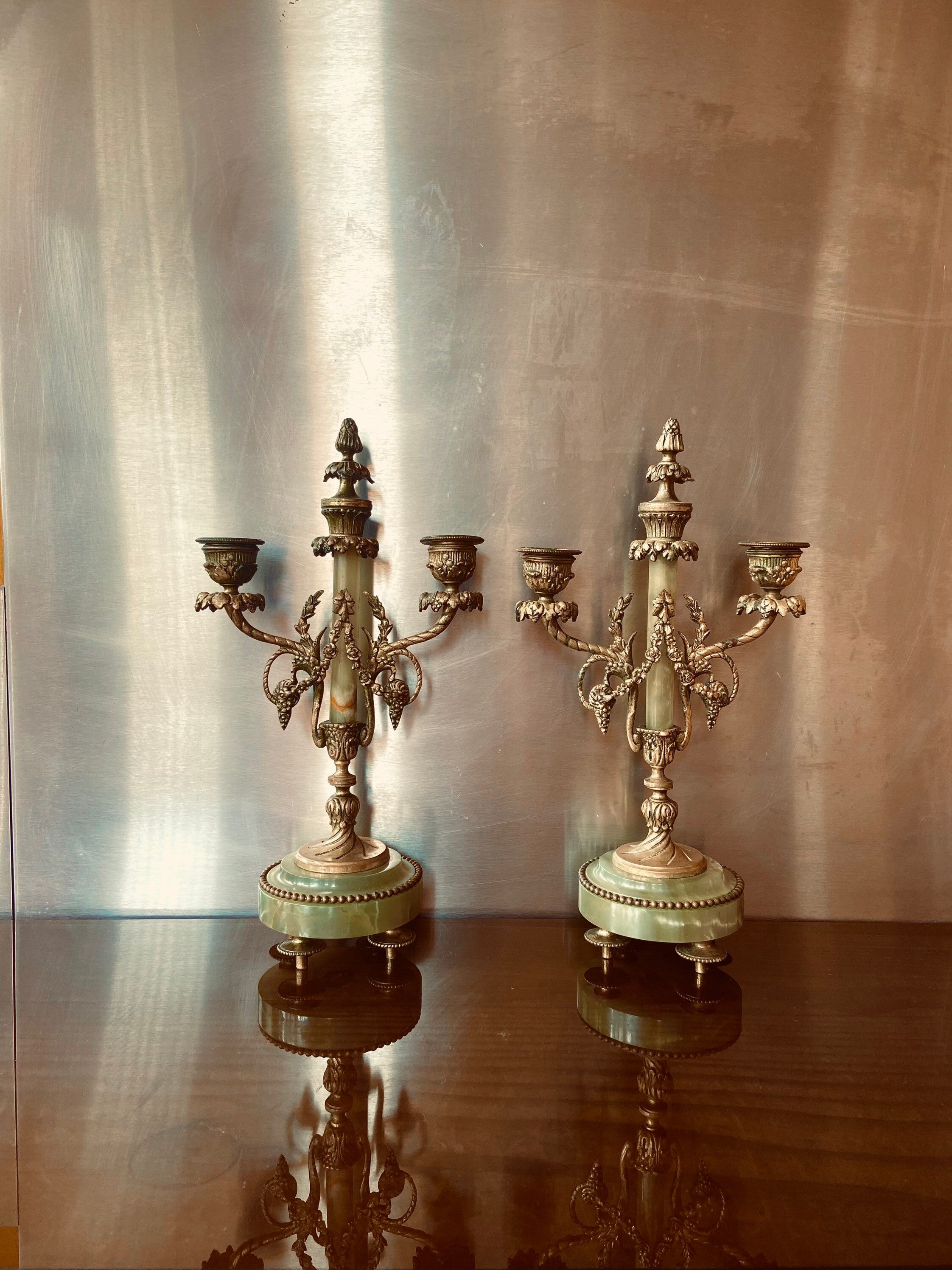 Splendide Ancienne Paire de Chandeliers Candelabres Bougeoirs d'époque Napoleon Iii en Bronze Doré e