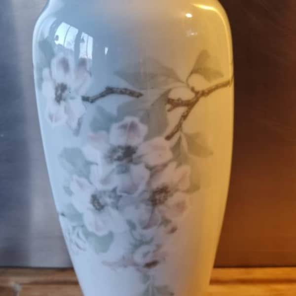 Beau et grand vase ancien en porcelaine Signature à déchiffrer Copenhague Allemagne Russie ?