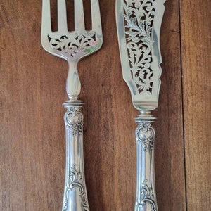 Fish serving cutlery handle in solid French silver