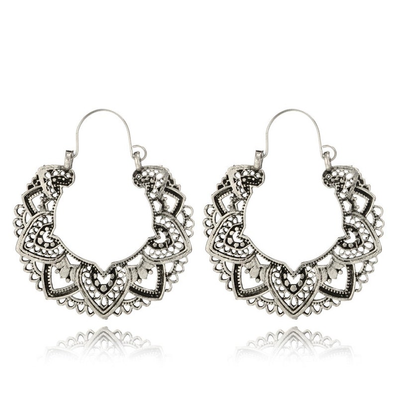 Jewelry pendent Ethnic Alloy Piercing Dangle Earrings Vintage Antique Silver Color Carving Drop Earrings for Women