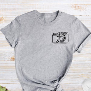 Photography Shirt, Pocket Camera Shirt, Minimal Photography T-Shirt, Photographer Gift T Shirt, Hobby Shirt, Camera T-Shirt, Minimal Tee