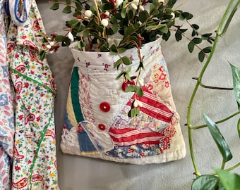 Pocket Pouch, Vintage Repurposed Quilt, Peg Rail/Hook Hanger, Farmhouse Decor, Teasure Bag, Handmade