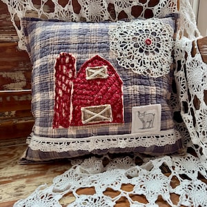 Vintage Quilt Barn Pillow: Handmade Farmhouse Decor with Stamped Pig
