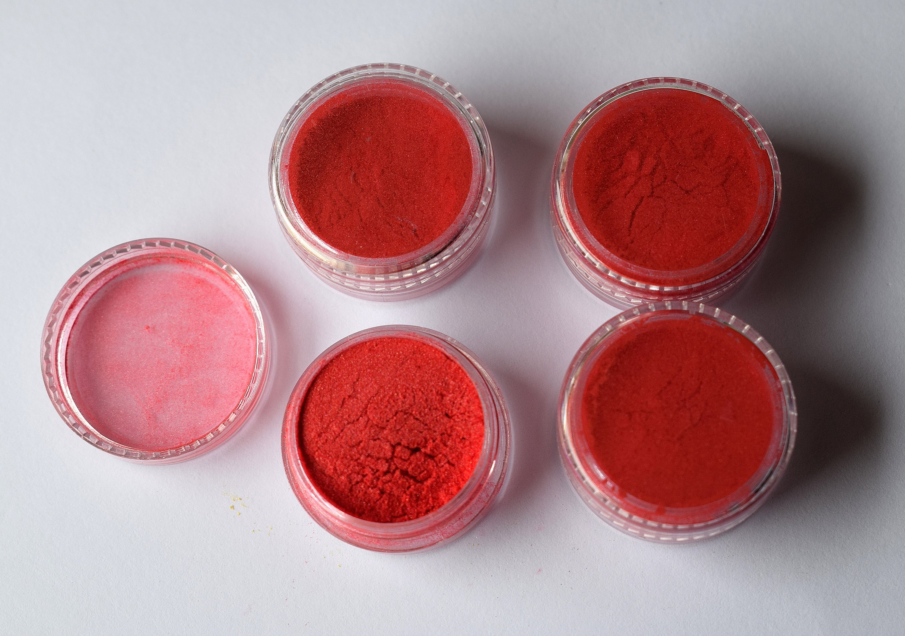 Red to Neon Pink Thermal Mica Powder – Sparkly MeMaw LLC