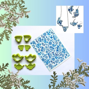 Puede incluir: Un juego de cortadores de galletas verdes con forma de tetera y tazas, un papel estampado azul y blanco y un juego de joyas con forma de tetera azul y blanco.