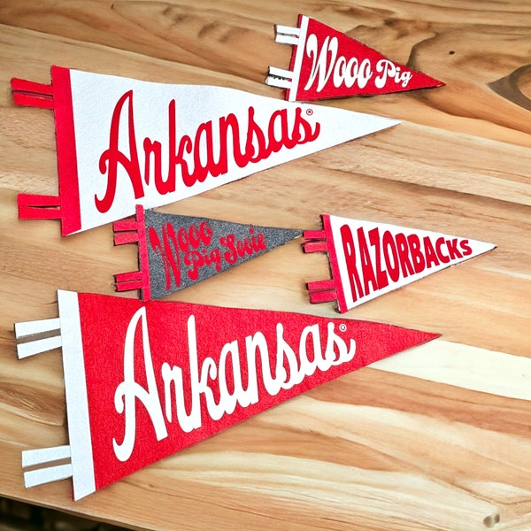Banderines de fieltro personalizables de Arkansas Razorback - Producto con licencia / Dos tamaños disponibles