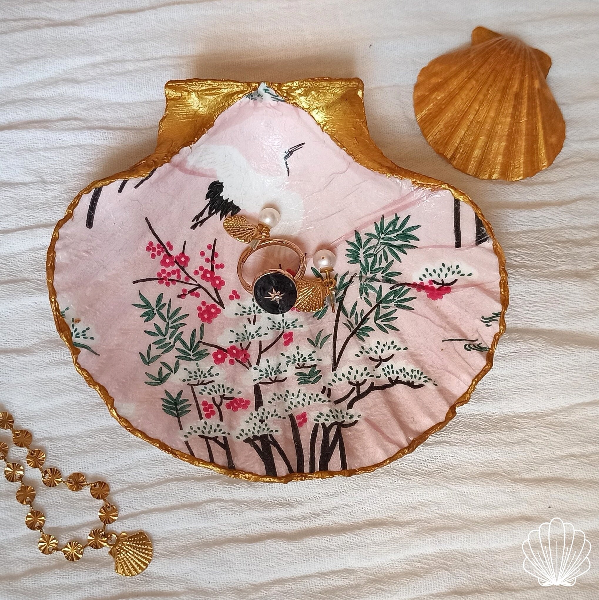 Coupelle à Bijoux Dorée en Coquillage Motif Cigogne