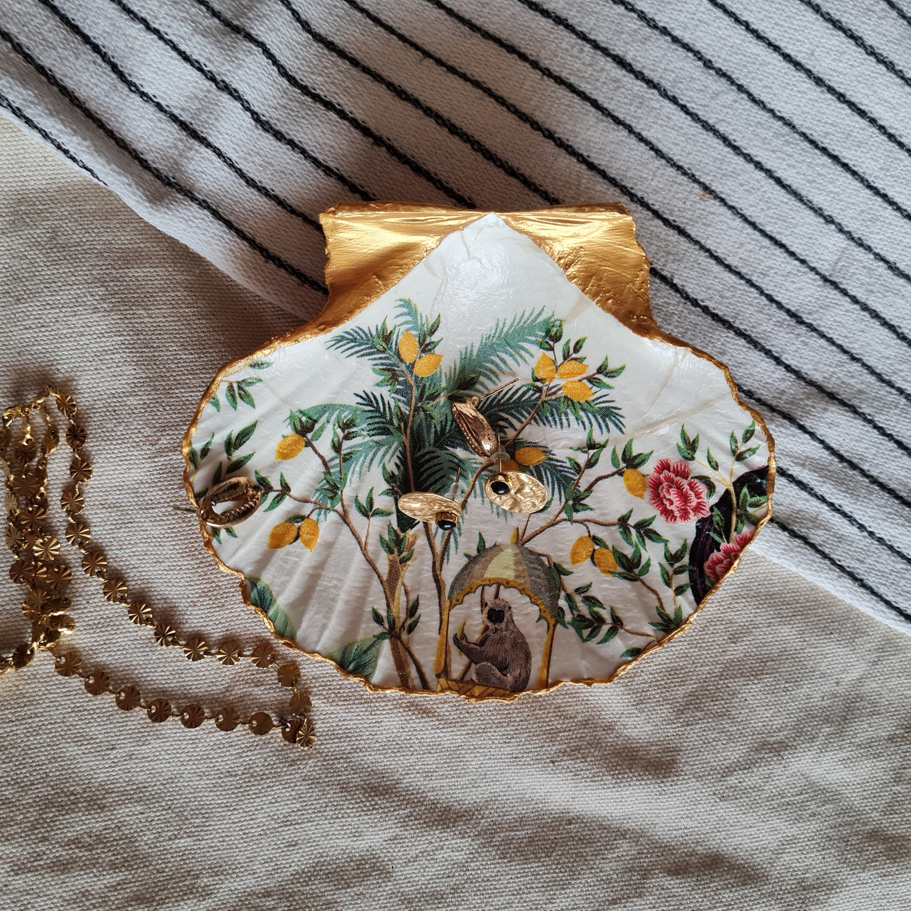 Coupelle à Bijoux Dorée en Coquillage Motif Citronnier