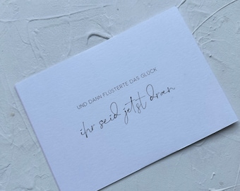 Tarjeta de felicitación por embarazo y bebé | Y entonces la felicidad susurró, bebé. Tarjeta para desear un hijo.