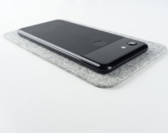 Tapis pour téléphone en laine et liège, antidérapant, coussin pour téléphone, tapis pour smartphone, Wool Landing, tapis de voiturier, plateau pour téléphone, protecteur de table en feutre - Fabriqué au Canada