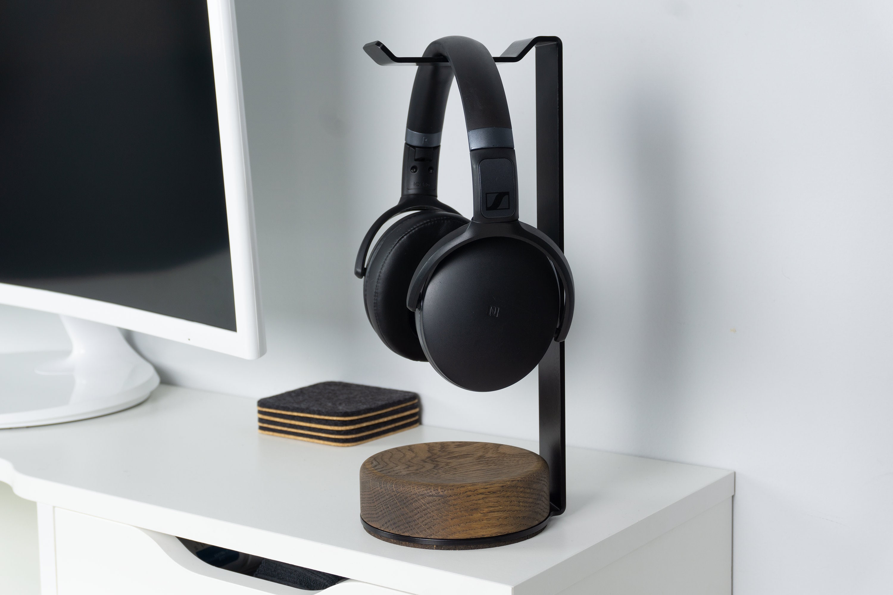 Wood Headphone Stand, Made in Canada, Wood and Metal Headphone Holder, Earphone Mount, Gaming Headphone Stand, Office Gift - Anti Slip Base