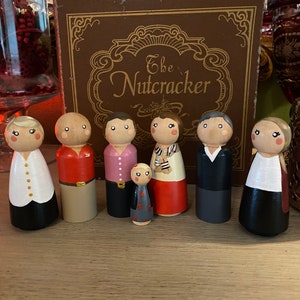 Custom peg doll family/group