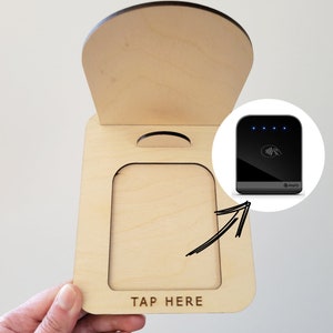 Shopify Tap & Chip Card Reader avec porte-cartes de visite Fichier coupé SVG, enseigne du marché de détail, présentoir de table