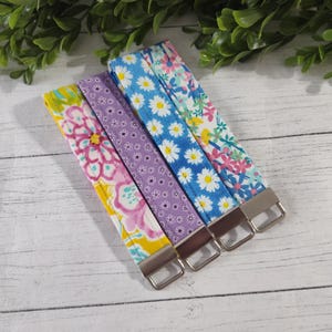 Floral Schlüsselanhänger, Stoff Armband Schlüsselanhänger, Schlüsselanhänger Armband, Stoff Schlüsselanhänger, Floral Schlüsselbund, Lehrer Geschenk, neue Fahrer Geschenk